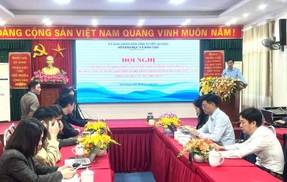 Ảnh của Tuyên Quang tập huấn khai thác CSDL ngành giáo dục và sử dụng chatbot AI cấp xã